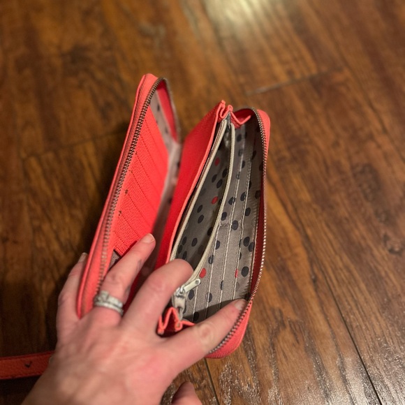 Thirty-One Coral Wallet with Polka Dot Interior - Picture 3 of 3